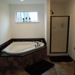 bathroom-tub-and-shower-in-gloucester-county